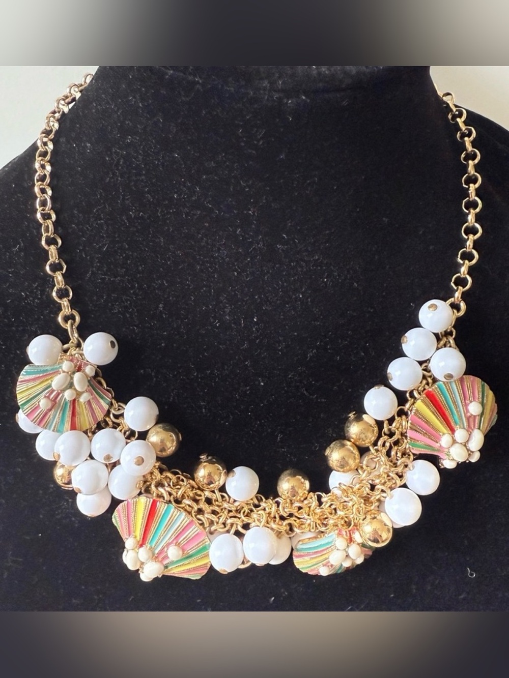 Talbots Colorful Statement Shell Beach Necklace Gold Tone Cha Cha Acrylic Beaded